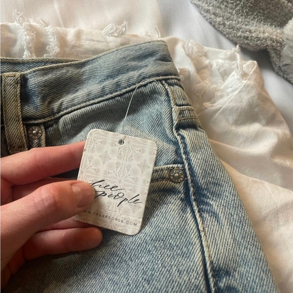NWT free people Bren Boyfriend jeans - Picture 2 of 4